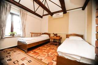 Мотели Бастион Samostrely Бюджетный двухместный номер с 2 отдельными кроватями-2